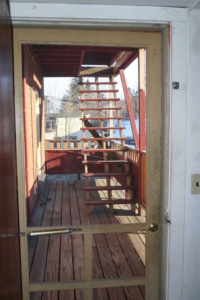 42 Central St, Newport, VT 05855